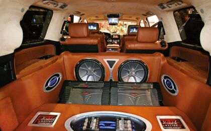 Multas por llevar el coche con la música alta