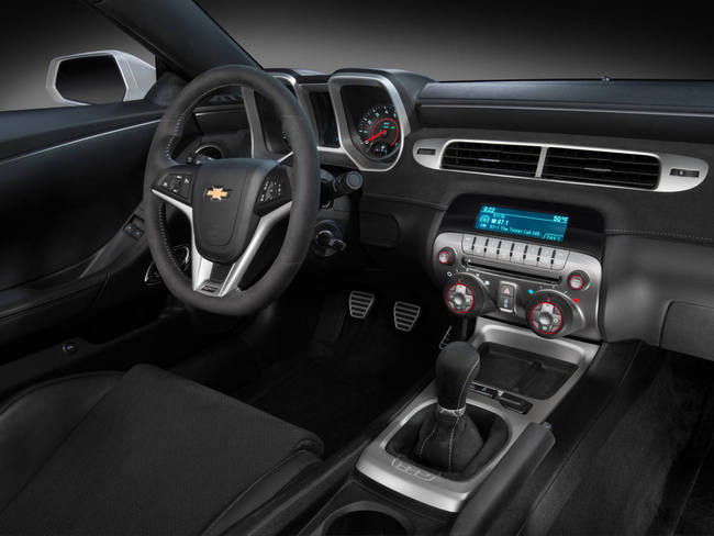 Chevrolet Camaro 2013 Interior 2 650x488