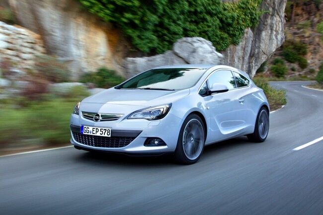 Opel Astra GTC blanco