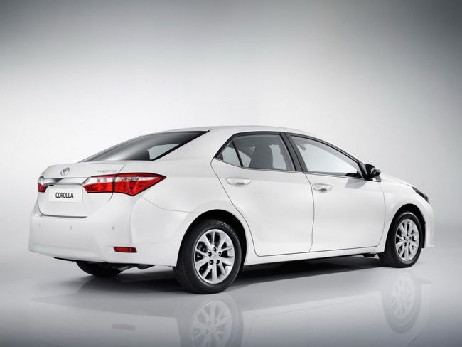 Toyota Corolla 2014 2 650x488
