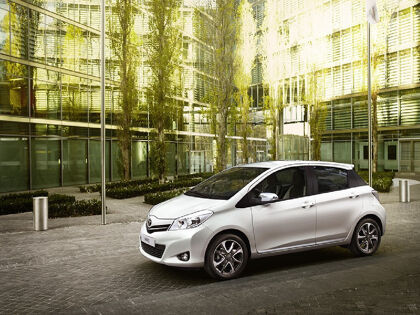 Nuevo Toyota Yaris Soho: diseño en blanco y negro