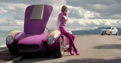 El Peugeot 208 juega con los Autos Locos