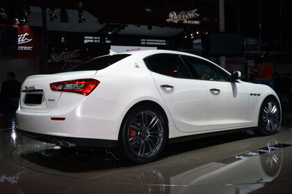 ¿Puede el Ghibli competir con precio con las berlinas alemanas?