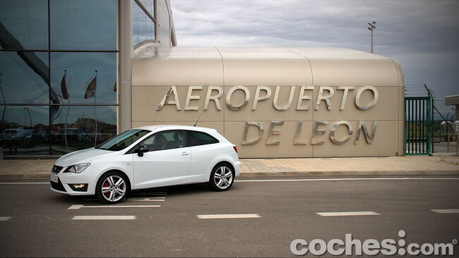 SEAT_Ibiza_SC_Cupra_02