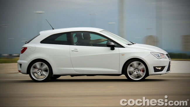 SEAT_Ibiza_SC_Cupra_24