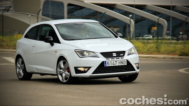 SEAT_Ibiza_SC_Cupra_38