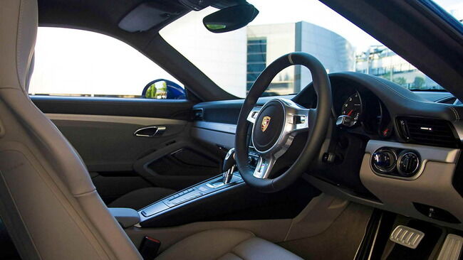 Porsche_911_Carrera_4S_Facebook_05