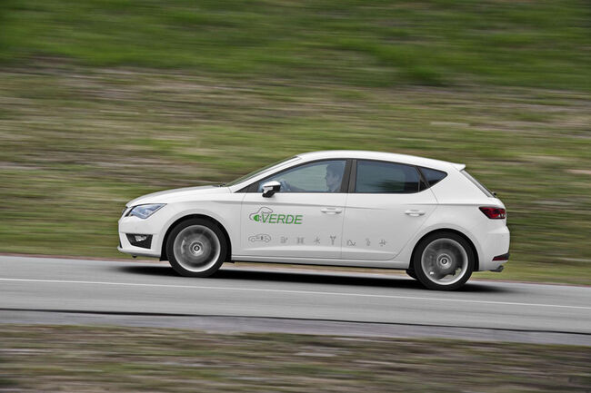 seat-leon-verde-plug-in-hybrid-concept-lateral