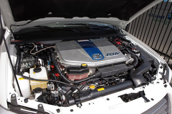 toyota-advanced-fuel-cell-hybrid-vehicles-fchv