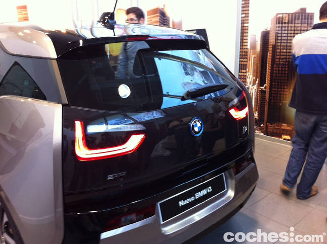 BMW i3 2013 presentacion porton 1