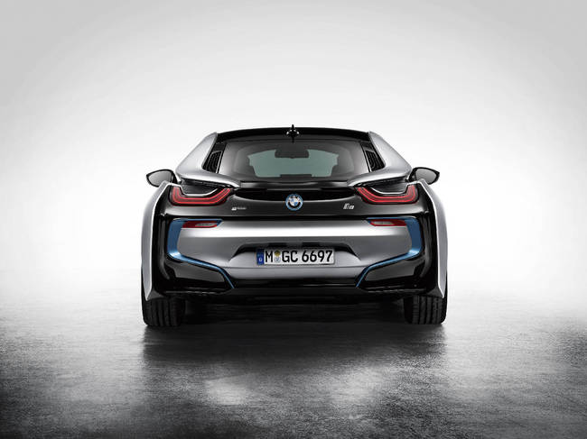 BMW I8 2014 1 650x487