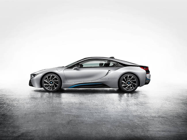 BMW I8 2014 4 650x487