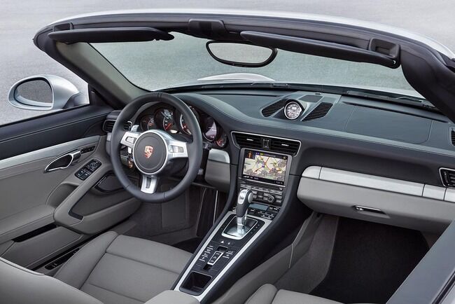 Porsche 911 Turbo Cabriolet 2013 06 interior