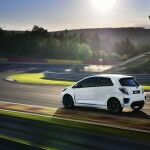 Toyota Yaris Hybrid R 2013 05 150x150