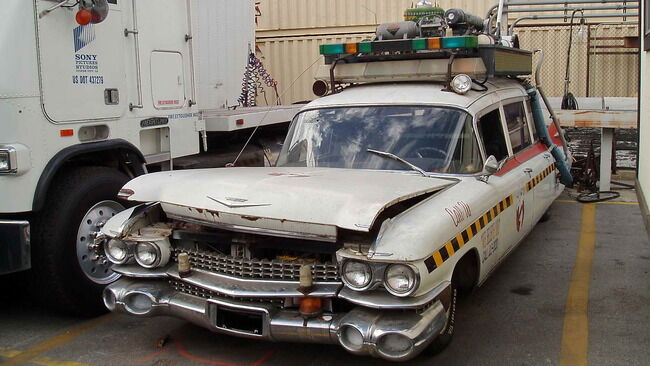 Cadillac_Ecto1a_Ghostbusters_II_01