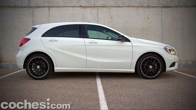 Mercedes_Benz_Clase_A_220_CDI_06