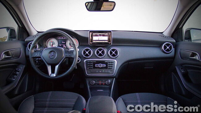 Mercedes_Benz_Clase_A_220_CDI_07