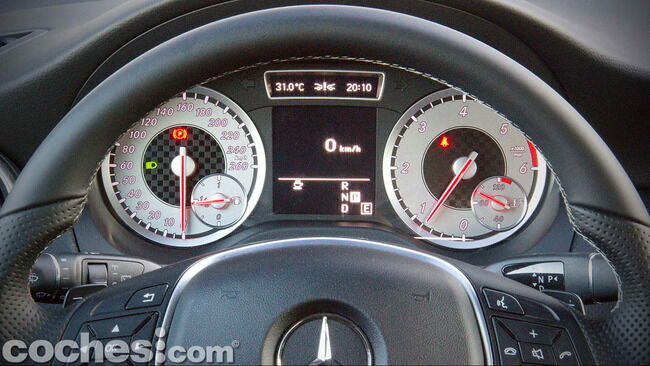 Mercedes_Benz_Clase_A_220_CDI_08
