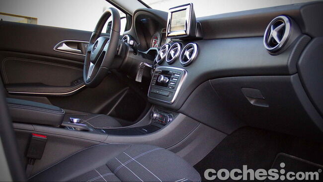 Mercedes_Benz_Clase_A_220_CDI_09