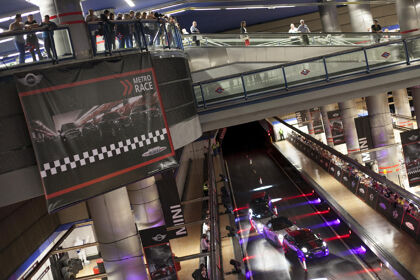 Mini Metro Race: carreras bajo el asfalto de Madrid