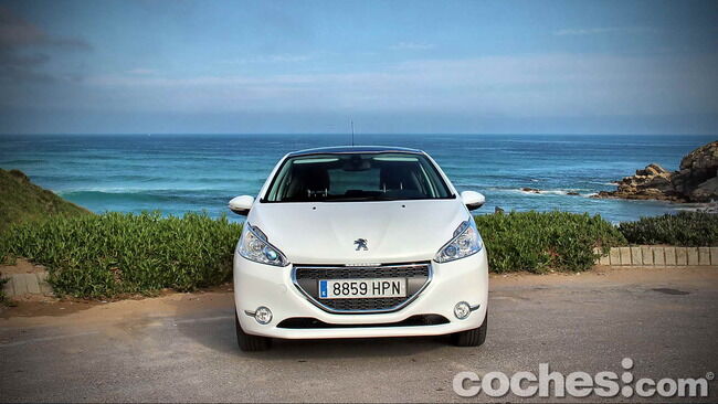 Peugeot_208_eHDI_08