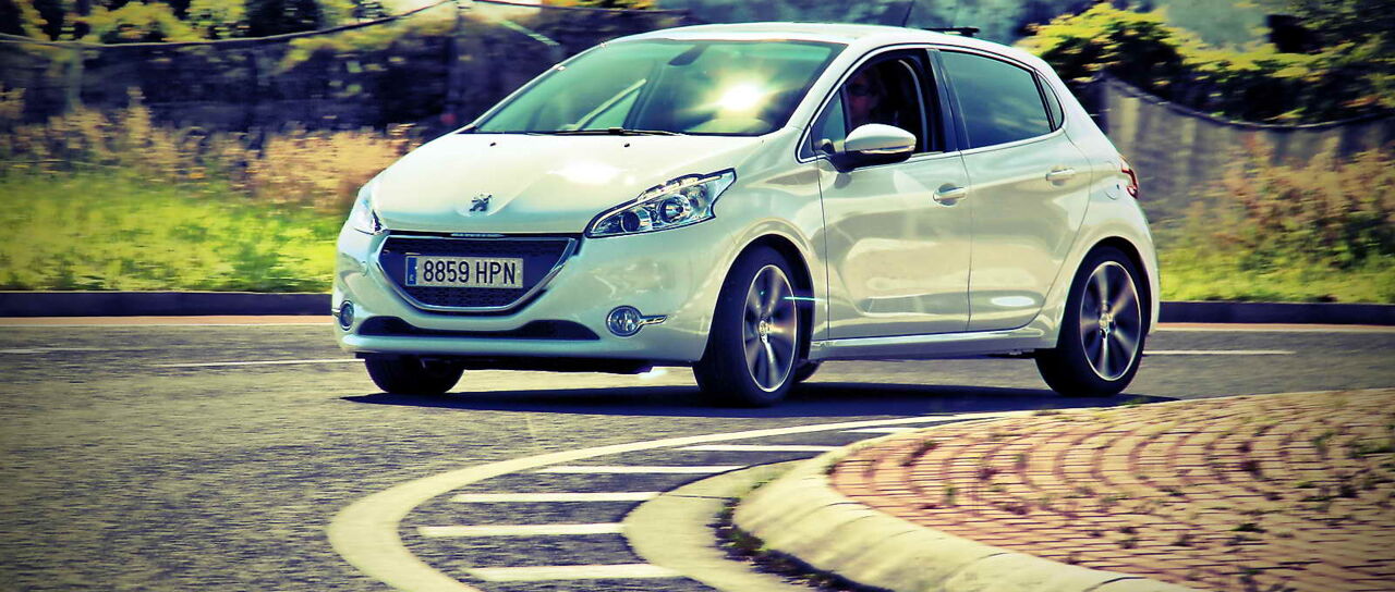 Todas las noticias de coches en un solo portal: Pruebas, fotos, vídeos, informes...