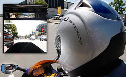 Reevu quiere cascos de moto con retrovisor y HUD