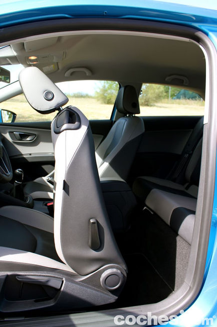 Seat Leon SC TDI 150 CV Style - interior 04