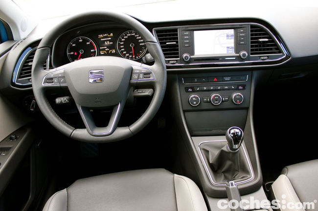 Seat Leon SC TDI 150 CV Style - interior 10