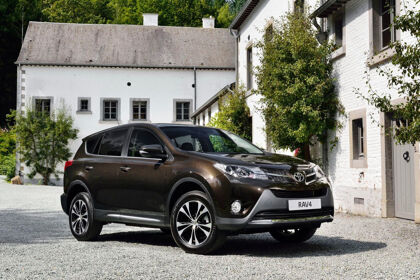 El Toyota RAV4 aumenta la gama y recibe mejoras