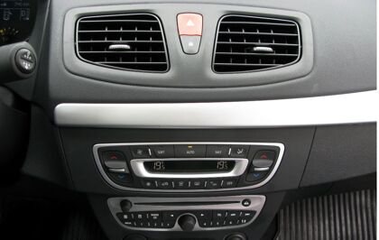 El lector de CDs abandona lentamente los coches