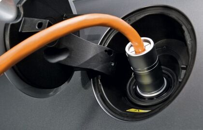 Las ayudas para la compra de coches eléctricos se mantendrán en 2014