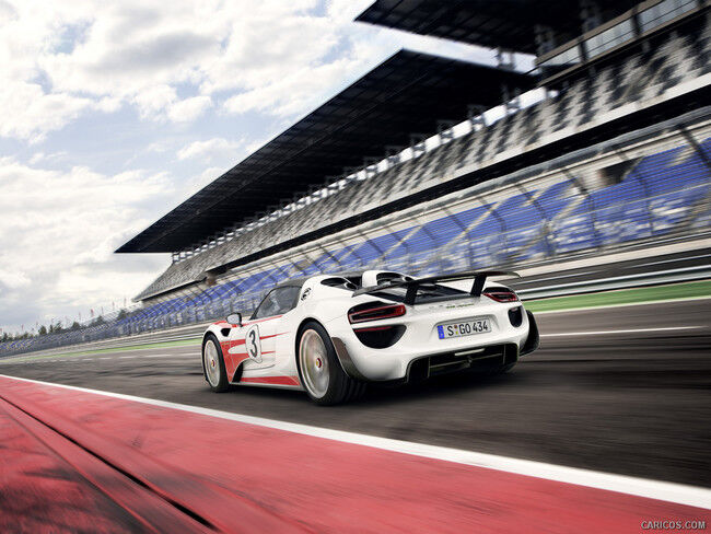 2014_porsche_918_spyder_6_1024x768