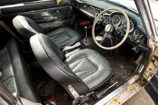 Aston Martin DB6 1967 15