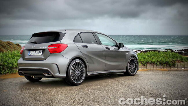Mercedes_Benz_A45_AMG_07