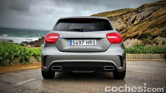 Mercedes_Benz_A45_AMG_08