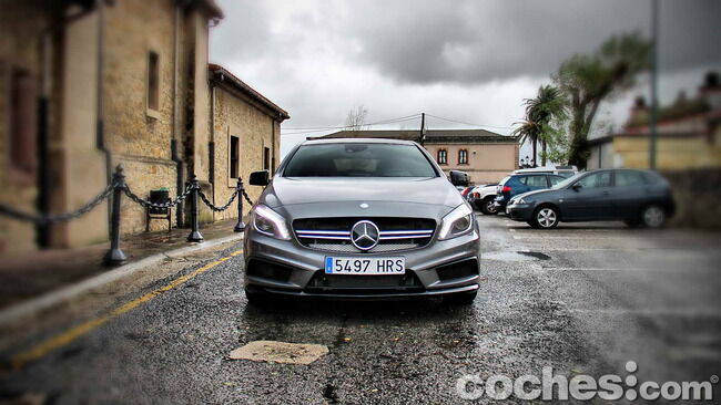 Mercedes_Benz_A45_AMG_24