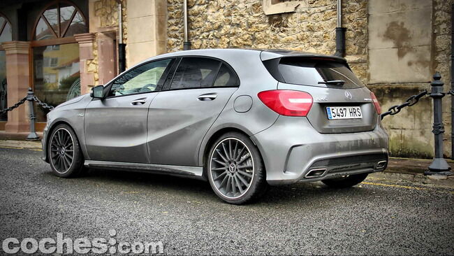 Mercedes_Benz_A45_AMG_26