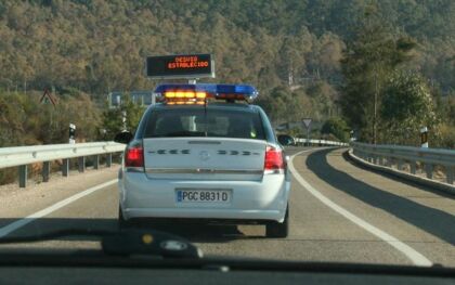 Perseguidos por compartir coche con un fugitivo