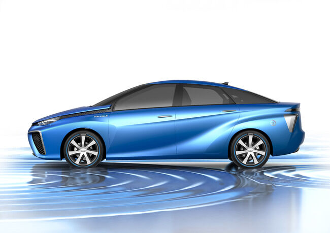 toyota-fuel-cell-vehicle-2013-04