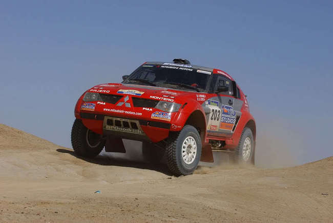 2004 Mitsubishi Montero