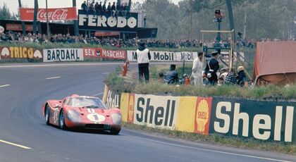 Tom Cruise y Brad Pitt, en la batalla de Ford y Ferrari en Le Mans
