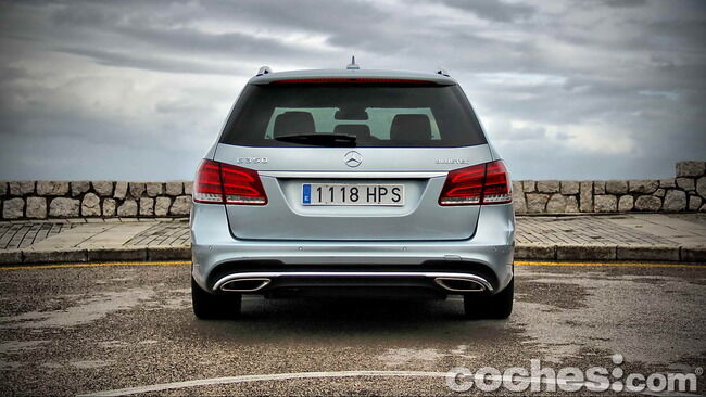 Mercedes_Benz_Clase_E_350_BlueTEC_4MATIC_Estate_05