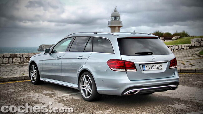 Mercedes_Benz_Clase_E_350_BlueTEC_4MATIC_Estate_06