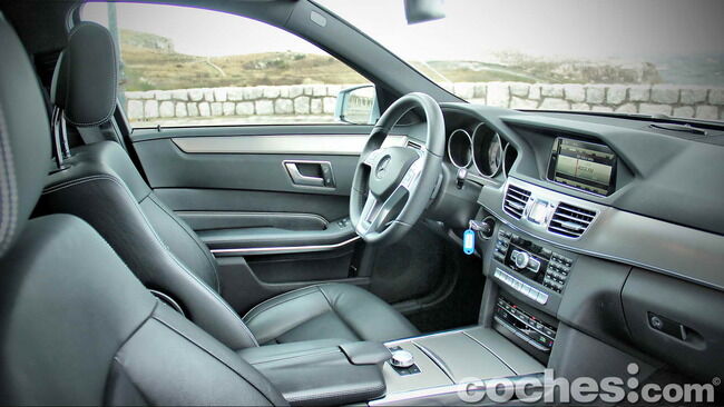 Mercedes_Benz_Clase_E_350_BlueTEC_4MATIC_Estate_10