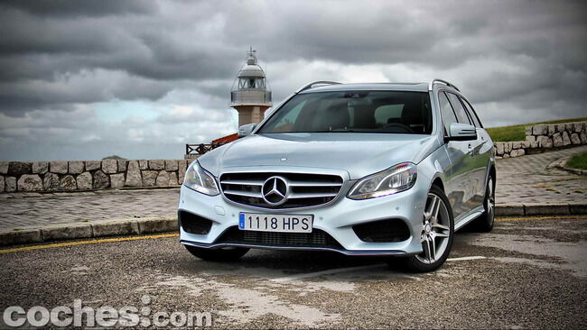 Mercedes_Benz_Clase_E_350_BlueTEC_4MATIC_Estate_12