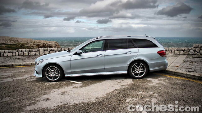 Mercedes_Benz_Clase_E_350_BlueTEC_4MATIC_Estate_14
