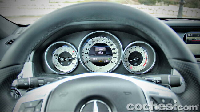 Mercedes_Benz_Clase_E_350_BlueTEC_4MATIC_Estate_18