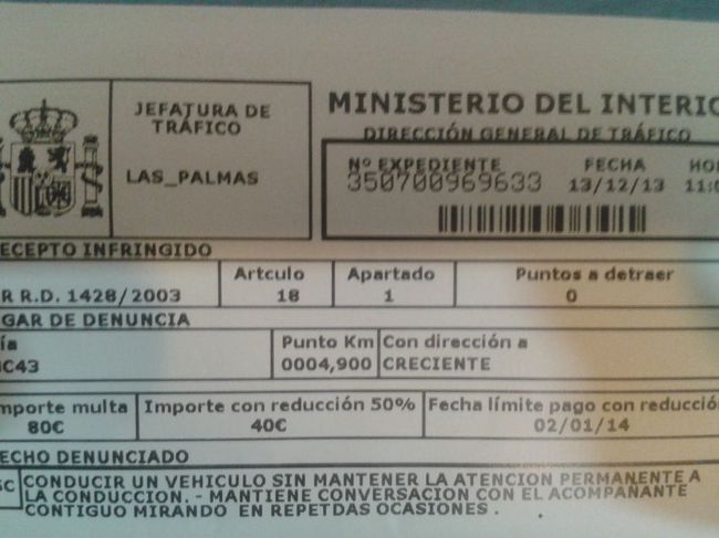 Multa por hablar con el copiloto