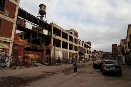 Un español compra la fábrica de Packard abandonada en Detroit